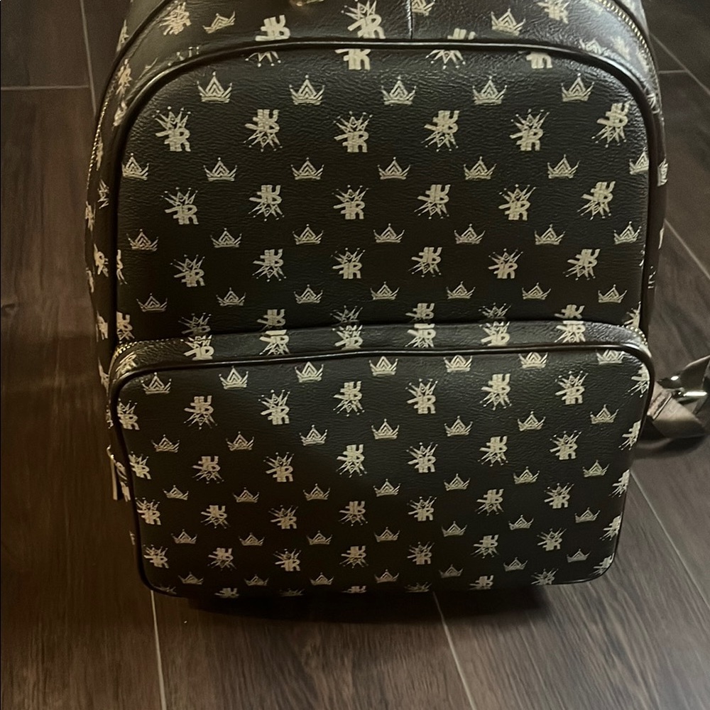 Black and White Crown Pattern Backpack